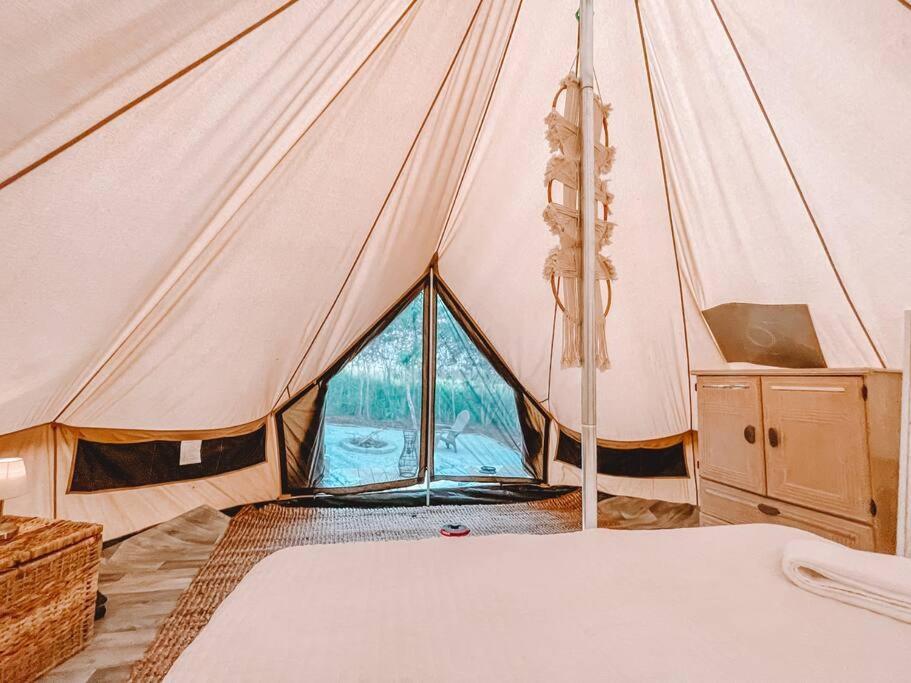 Готель Cute Off Grid Glampsite With Wifi- 5 Min From Haleiwa Town Екстер'єр фото