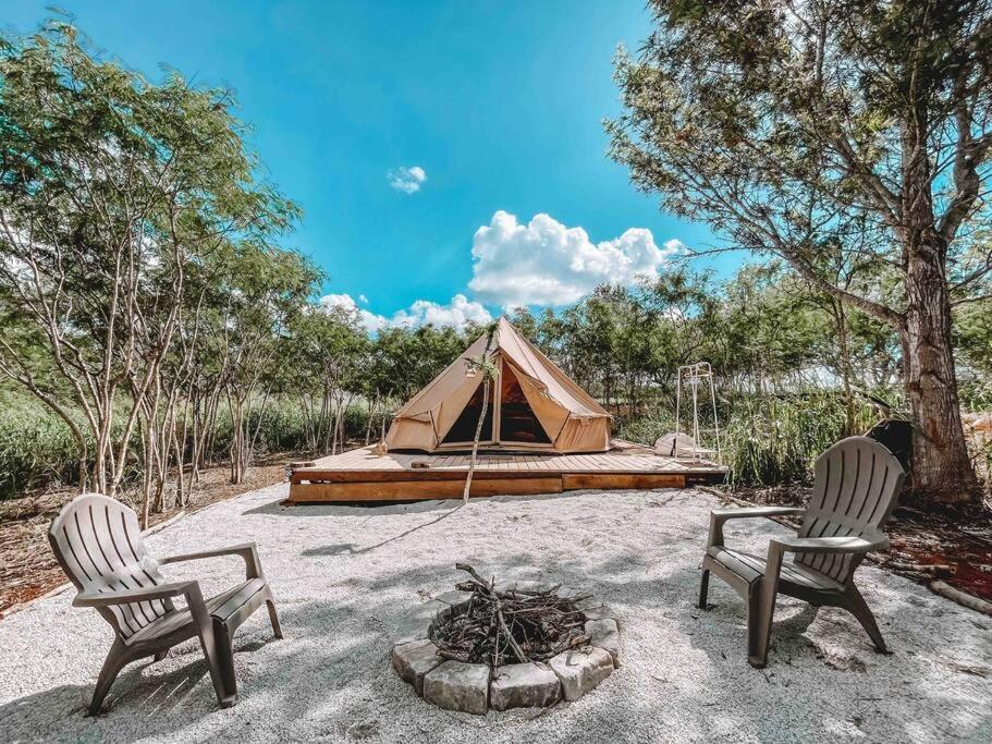 Готель Cute Off Grid Glampsite With Wifi- 5 Min From Haleiwa Town Екстер'єр фото